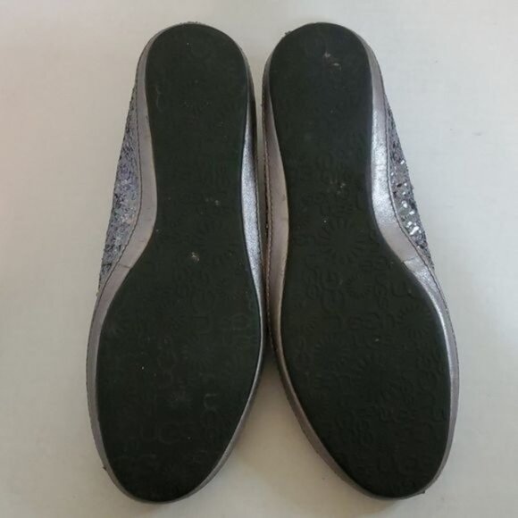 Ugg Flats Slip On Silver Metallic Loafers Leather Sheepskin Women's WOMAN'S 6 - Picture 10 of 16